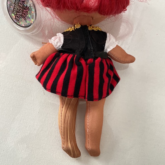 Na! Na! Na! Surprise Fashion Pirate Doll 7” tall Sparkle Series - Picture 6 of 16